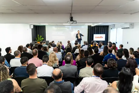 Momento de apresentação em um encontro do GEB