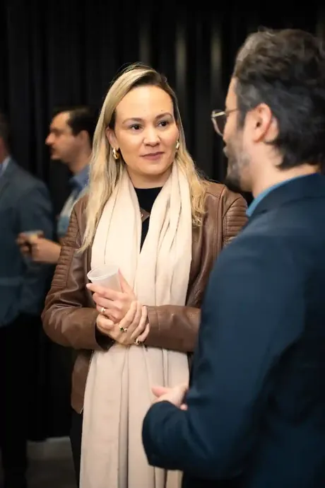 Empresários em roda de conversa durante encontro do GEB