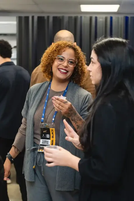 Membros do GEB interagindo durante o evento