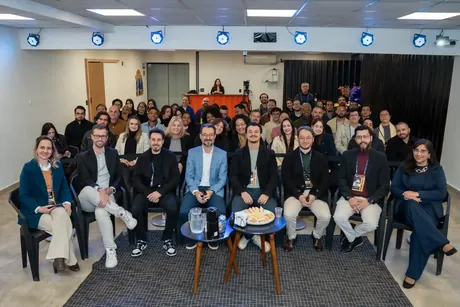 Roda de negócios durante encontro presencial do GEB